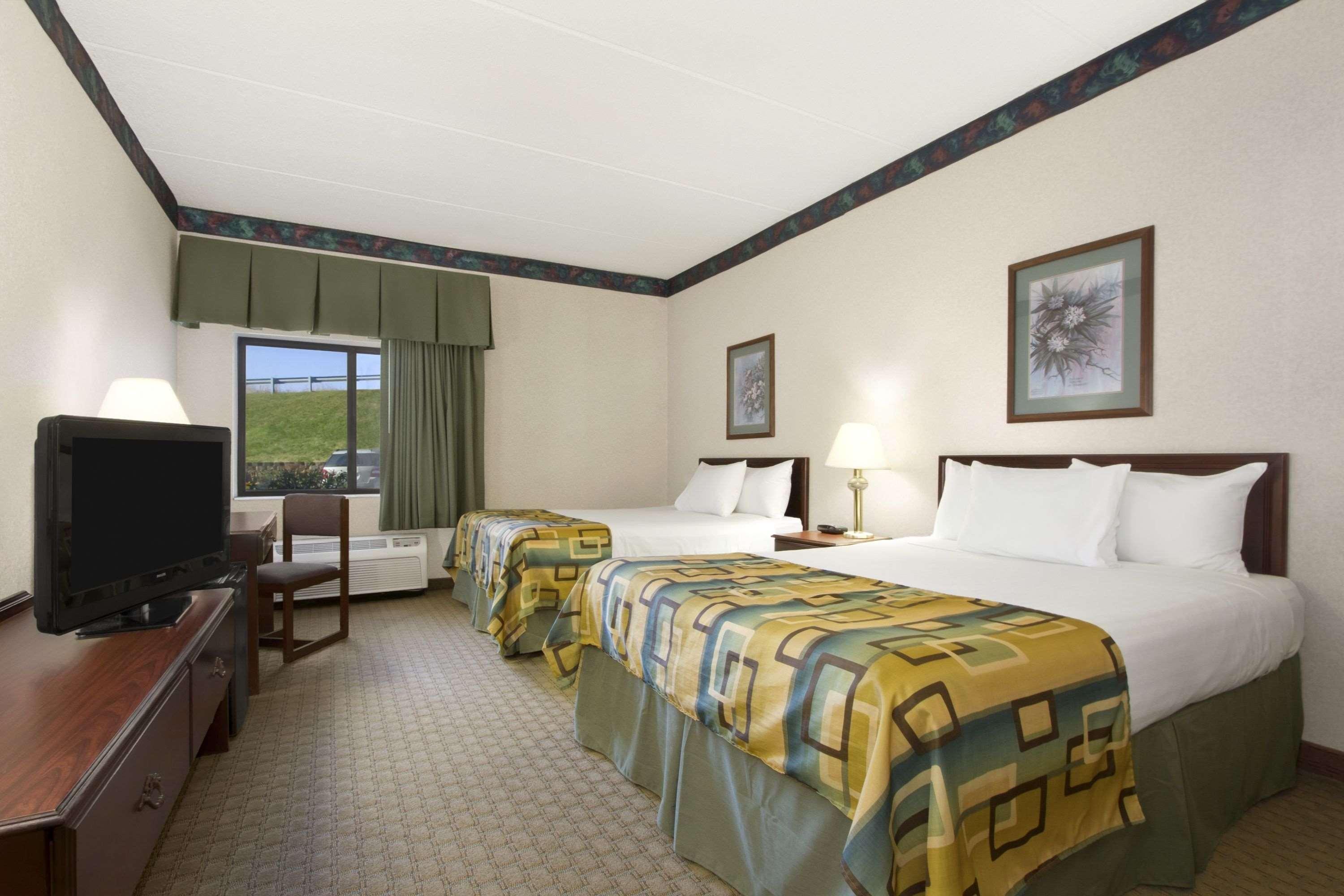 Baymont By Wyndham Corbin Hotel Bagian luar foto